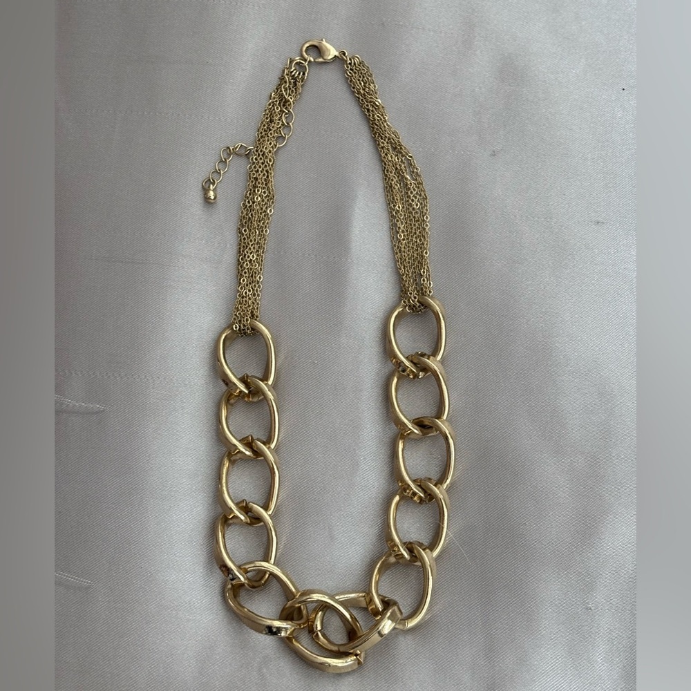 Elegant Gold Multi-Link Necklace - Picture 2 of 6